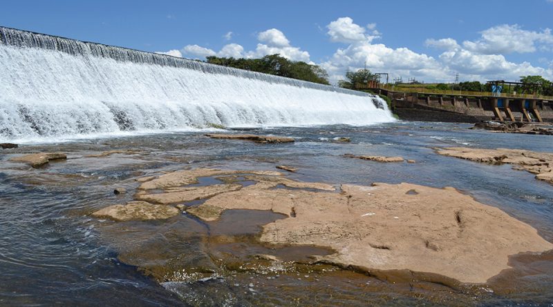 Na imagem desta quinta-feira (17/11/2022), a barragem da Itaipava, mesmo com as chuvas, ainda está com nível baixíssimo, comprometendo assim a desova dos cardumes