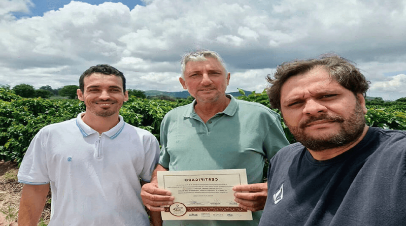 Cajuru em notícia: Produtores de Cajuru em parceria com a Diretoria de Agricultura do município e CATI se destacam no 21º Concurso Estadual “Qualidade do Café Paulista”