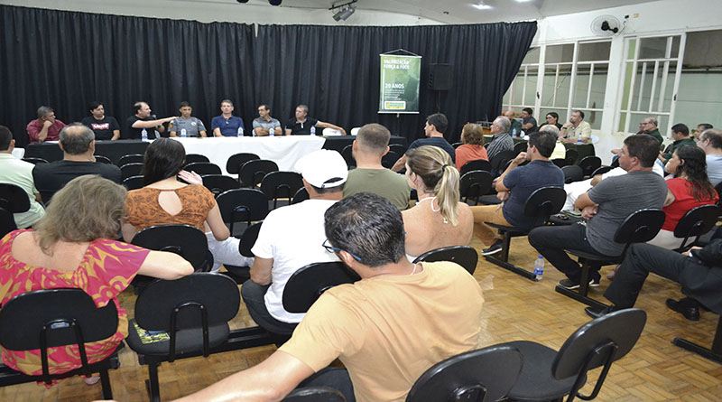 Encontro entre comerciantes e autoridades discutiu 
a segurança da cidade
