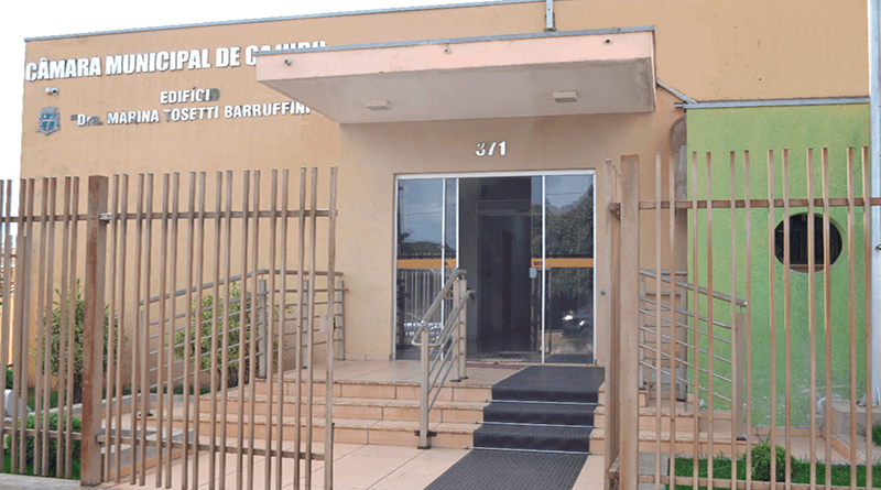 Câmara de Cajuru aprovou aumento de salários dos vereadores e criação de férias e 13º salário