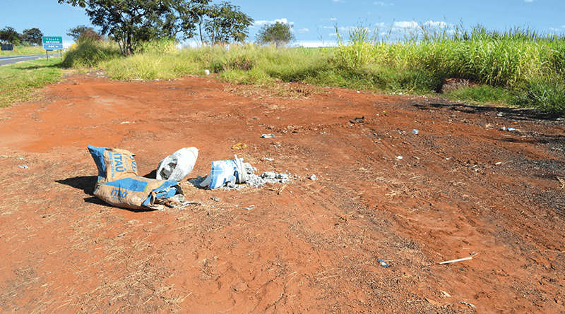 Prefeitura retirou todos os resíduos descartados irregularmente no acostamento da rodovia