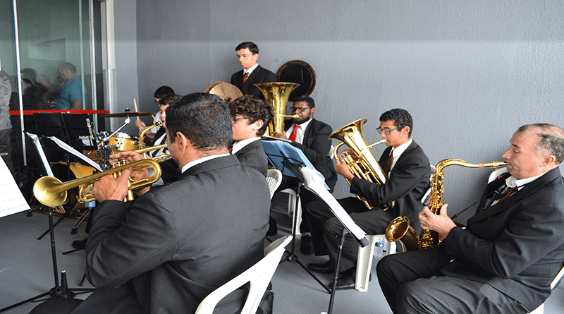 A banda Municipal “Profº Vergílio Arena” entou os hinos Nacional e de Cajuru