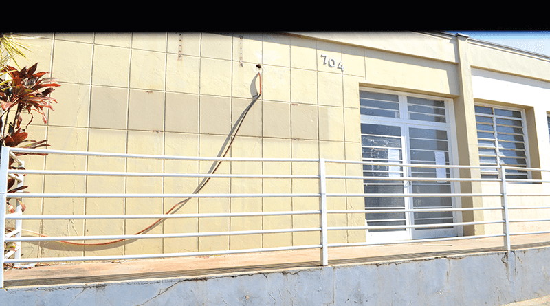 Com a retirada da placa da fachada do prédio e em comunicado afixado na porta da frente, Detran encerrou suas atividades em Cajuru