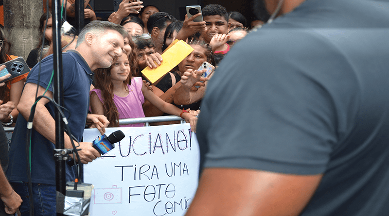 Segunda-feira (15/12), com a presença do apresentador da Rede Globo Luciano Huck