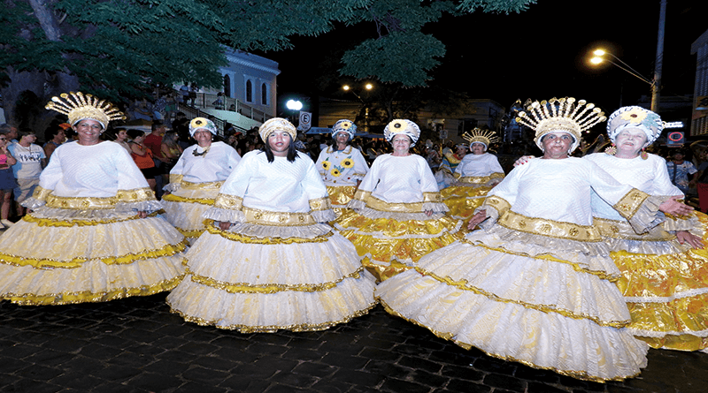 Como de costume, as baianas irradiaram com muito brilho e simpatia durante todo o percurso do Largo São Bento
