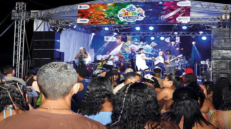 Para o carnaval deste ano a prefeitura montou um palco no Parque dos Lagos com entrada gratuita